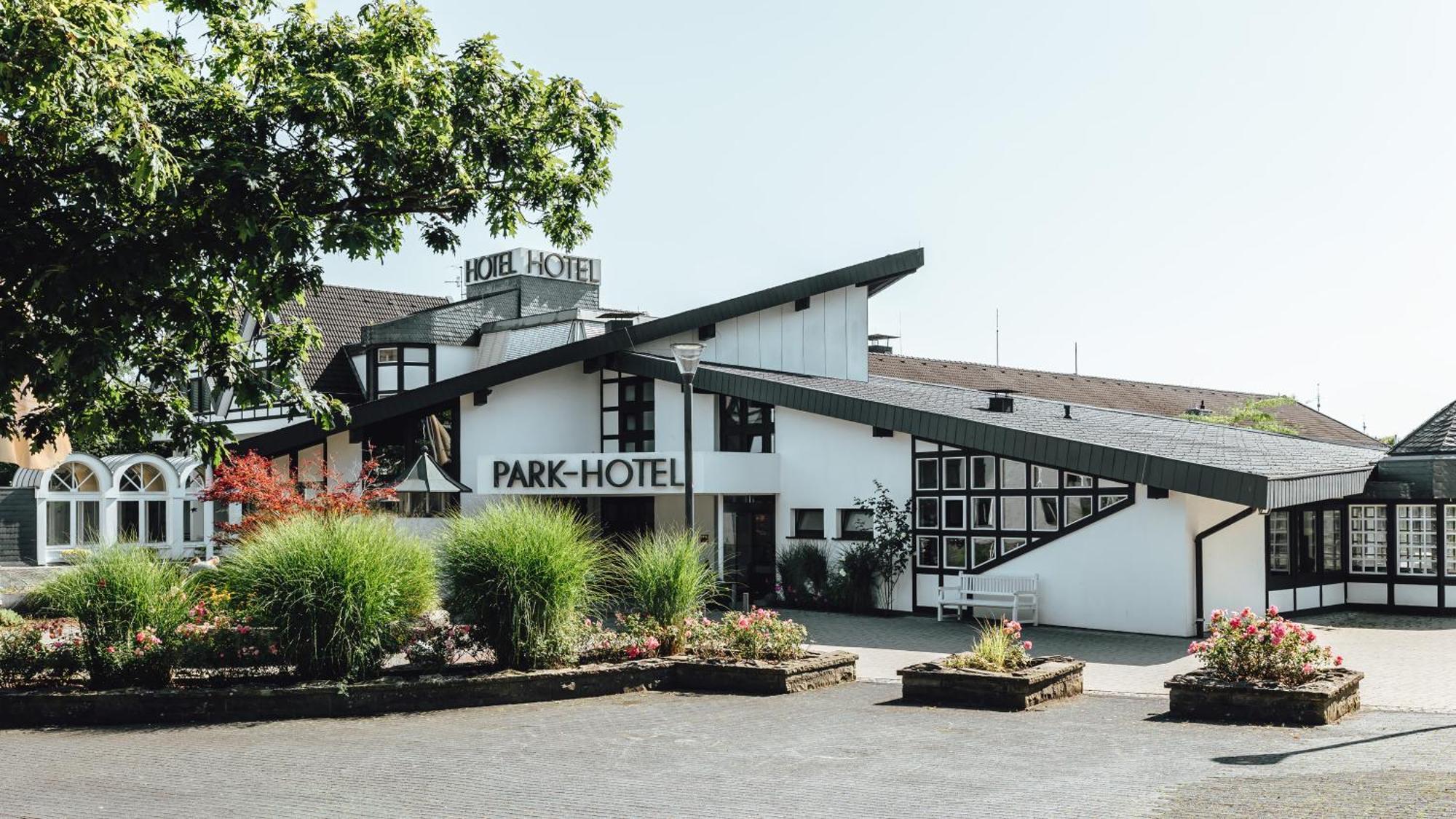 Parkhotel Nuembrecht Exterior photo